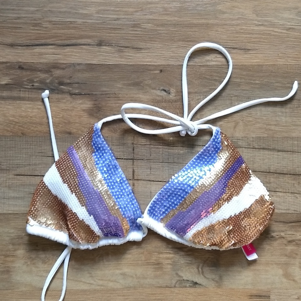 Victoria's Secret Bikini Top Size Medium NWOT